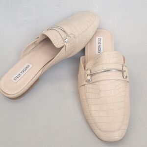 Steve Madden Croc-Embossed Cream Slide Loafers, Size 11